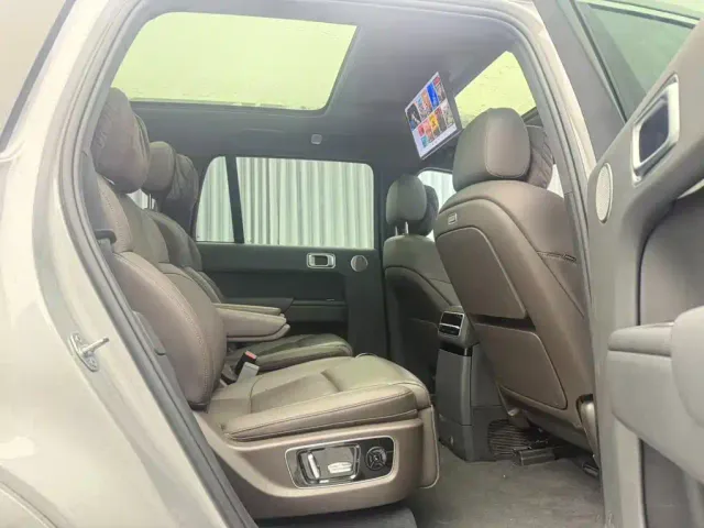 Li Auto L9 — Фото автомобиля 18