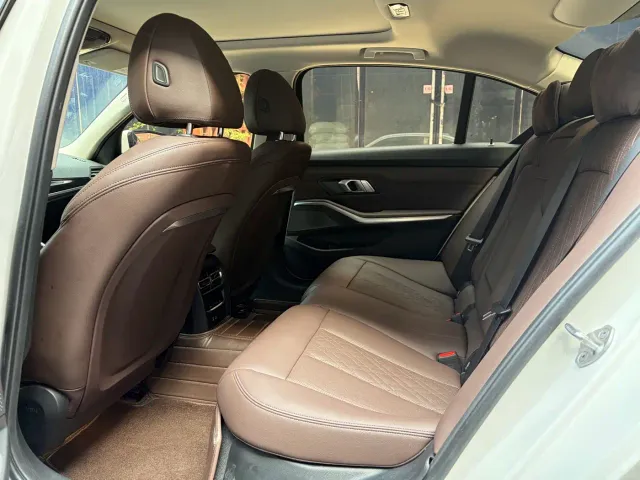 BMW 3 Series — Фото автомобиля 30