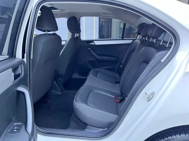 Skoda Rapid — Фото автомобиля 11