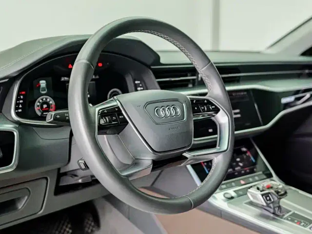 Audi A7L — Фото автомобиля 17