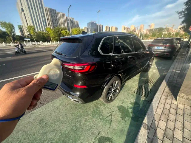 BMW X5 — Фото автомобиля 3