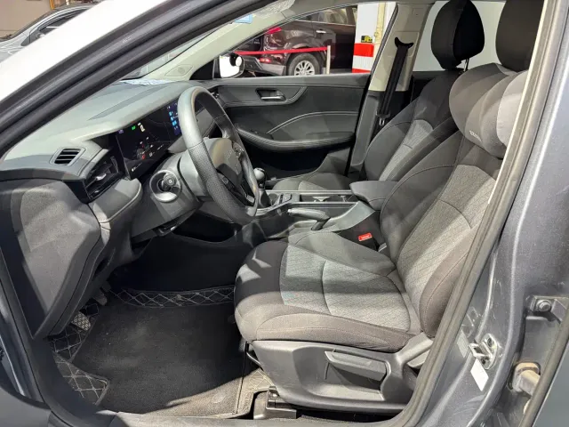 Roewe i5 — Фото автомобиля 11