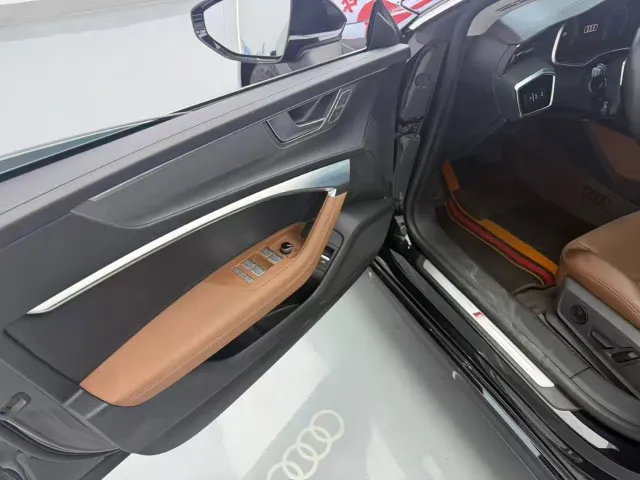 Audi A7L — Фото автомобиля 4