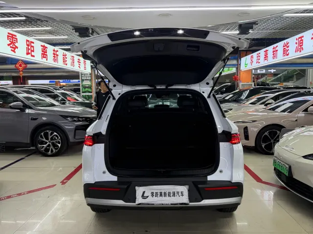BYD Song Pro — Фото автомобиля 15