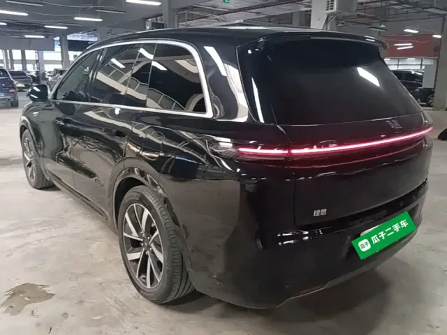 Li Auto L8 — Фото автомобиля 4