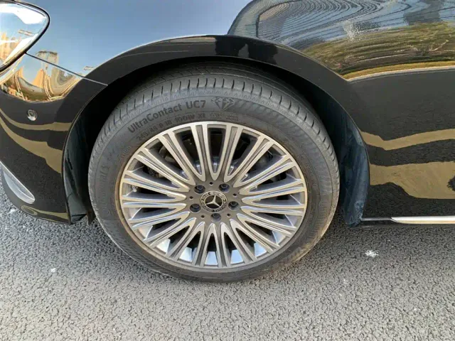 Mercedes-Benz E-Class — Фото автомобиля 21