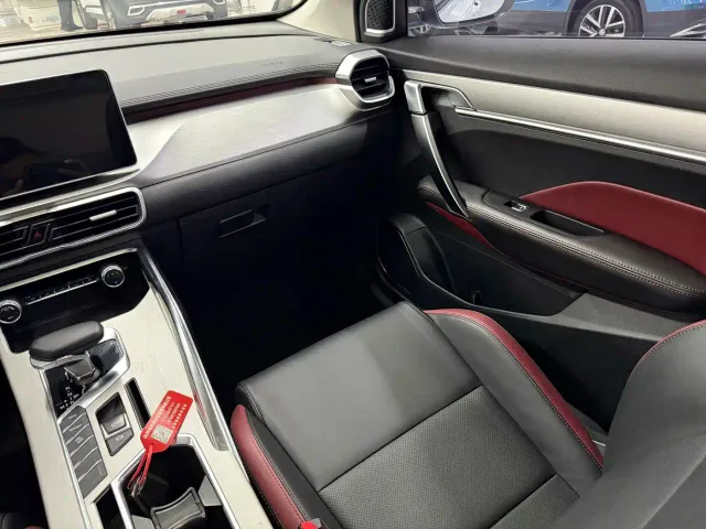 Geely Binyue — Фото автомобиля 12