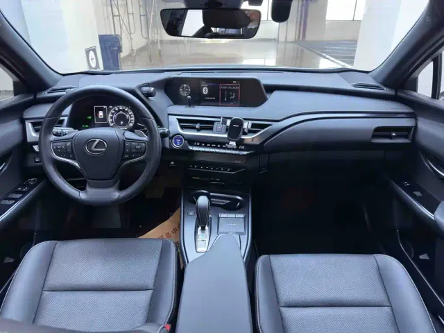 Lexus UX — Фото автомобиля 19