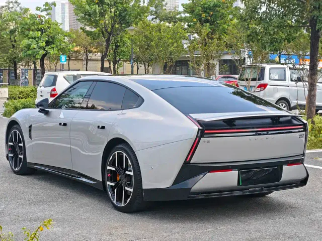 Xpeng P7 — Фото автомобиля 20