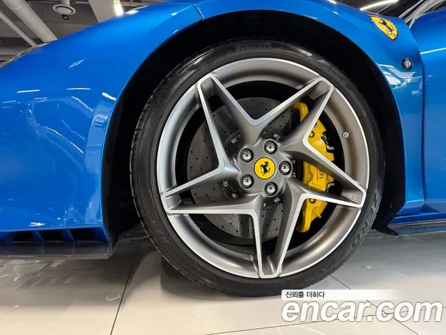 Ferrari F8 — Фото автомобиля 16