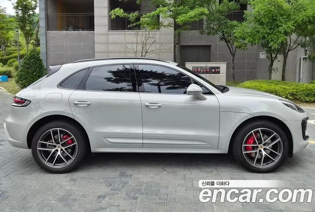 Фотография автомобиля — Porsche Macan