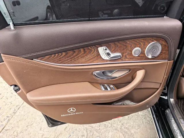 Mercedes-Benz E-Class — Фото автомобиля 11
