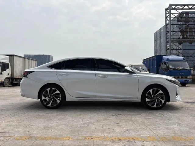 Changan Raeton Plus — Фото автомобиля 4