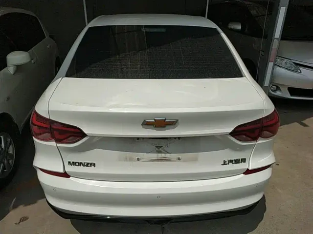 Chevrolet Monza — Фото автомобиля 3