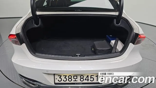 Hyundai Grandeur Новый Grandeur IG 3.0 LPi (Такси) — Фото автомобиля 20
