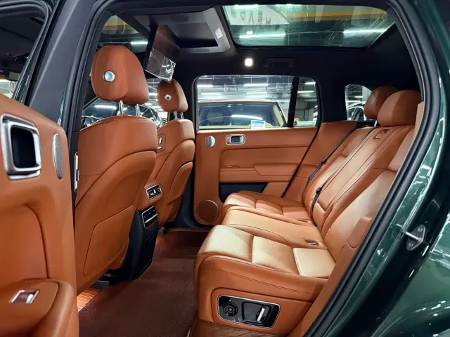 Li Auto L7 — Фото автомобиля 13