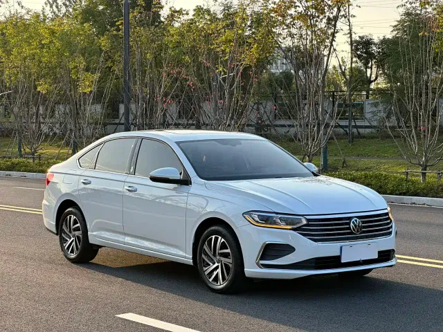 Volkswagen Lavida — Фото автомобиля 3