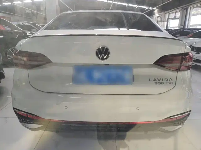 Volkswagen Lavida — Фото автомобиля 5