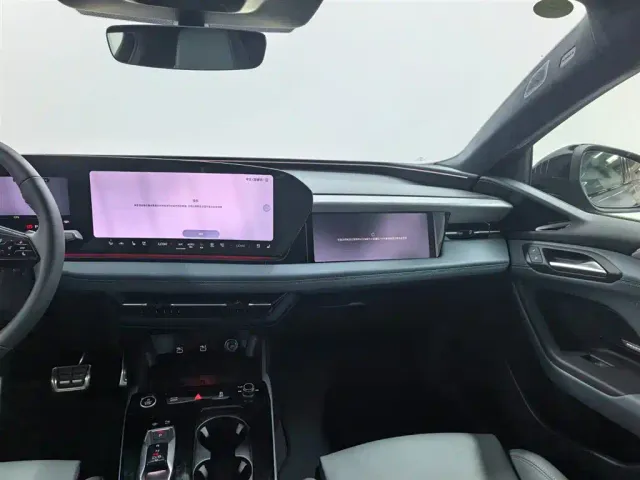 Audi A6L e-tron — Фото автомобиля 15