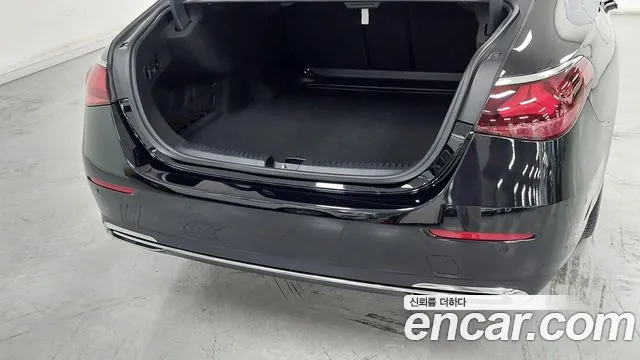Mercedes-Benz E-Class W214 — Фото автомобиля 11