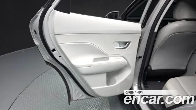 Hyundai Kona SX2 — Фото автомобиля 14