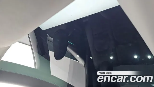 Tesla Model Y — Фото автомобиля 18