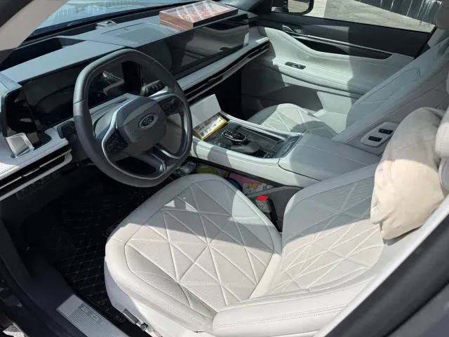 Ford Edge — Фото автомобиля 3