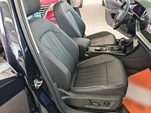 Volkswagen Passat — Фото автомобиля 24