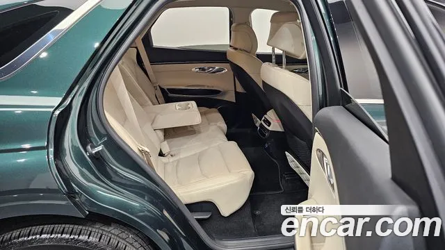 Genesis GV70 2.5T Бензин 2WD — Фото автомобиля 12