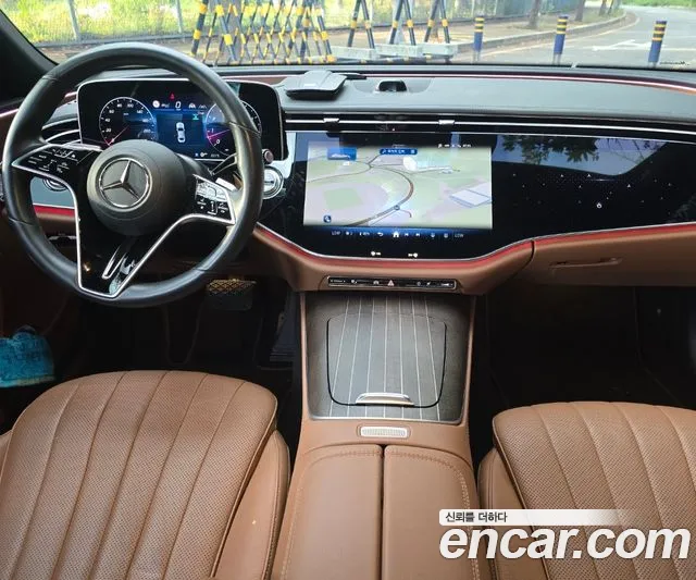 Mercedes-Benz E-Class — Фото автомобиля 5