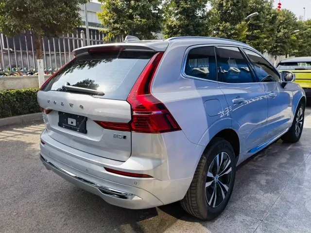 Volvo XC60 — Фото автомобиля 5