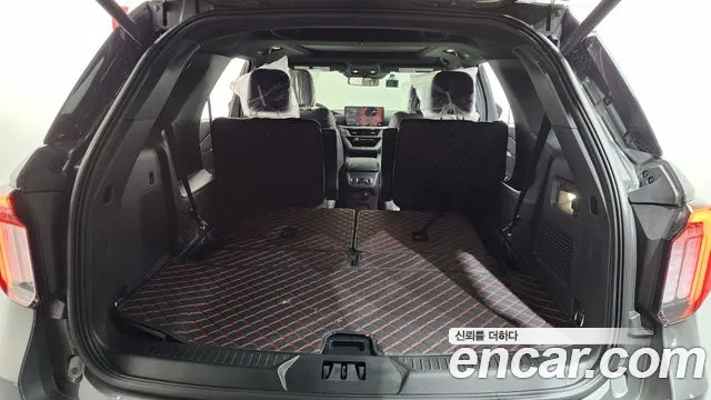 Ford Explorer Explorer 6 поколение 2.3 ST-Line 4WD — Фото автомобиля 16