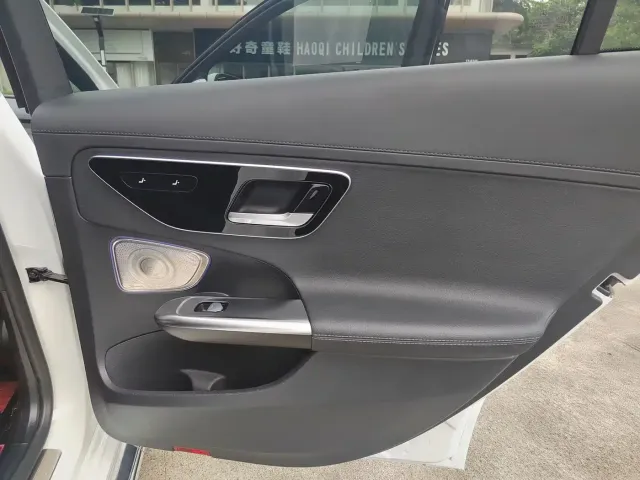 Mercedes-Benz C-Class — Фото автомобиля 25