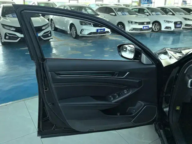Honda Accord — Фото автомобиля 7