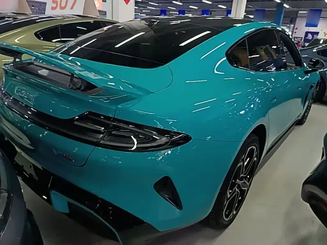 Xiaomi SU7 — Фото автомобиля 5