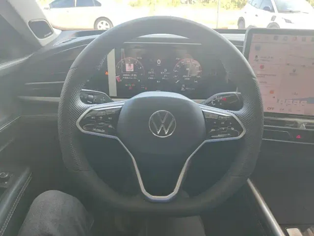 Volkswagen Passat — Фото автомобиля 10