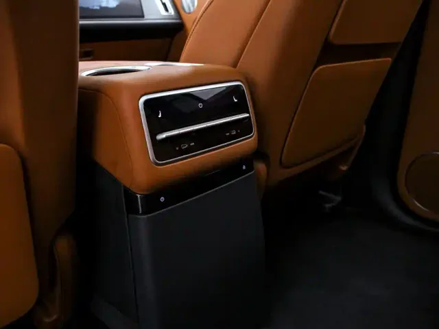 Li Auto L9 — Фото автомобиля 16