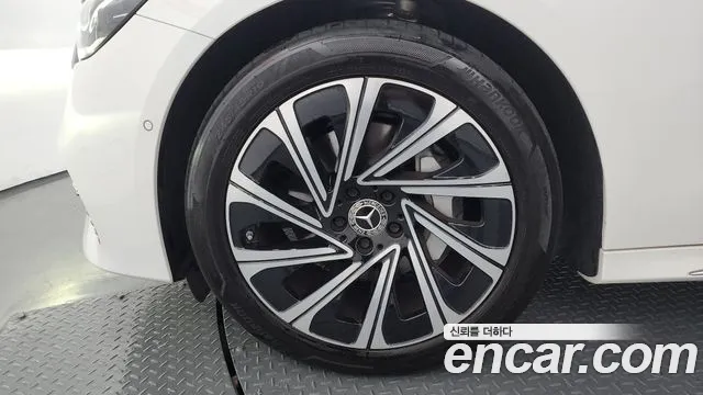 Mercedes-Benz E-Class E-класс W214 E300 4MATIC Exclusive — Фото автомобиля 5
