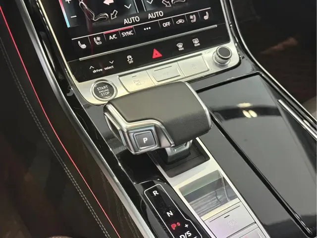 Audi A8 — Фото автомобиля 9