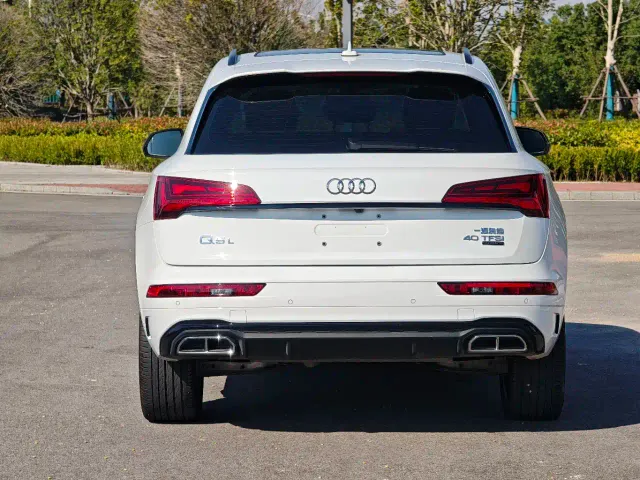 Audi Q5L — Фото автомобиля 6