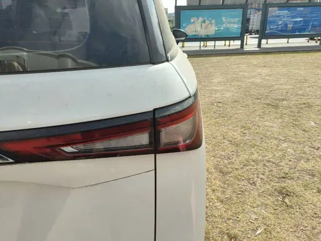 Wuling Jiachen — Фото автомобиля 7