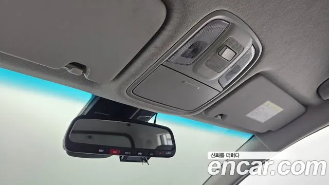 Kia Niro — Фото автомобиля 25