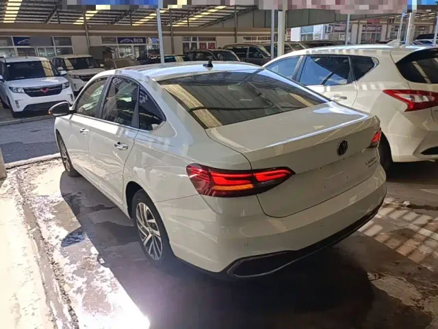Volkswagen Lavida — Фото автомобиля 4