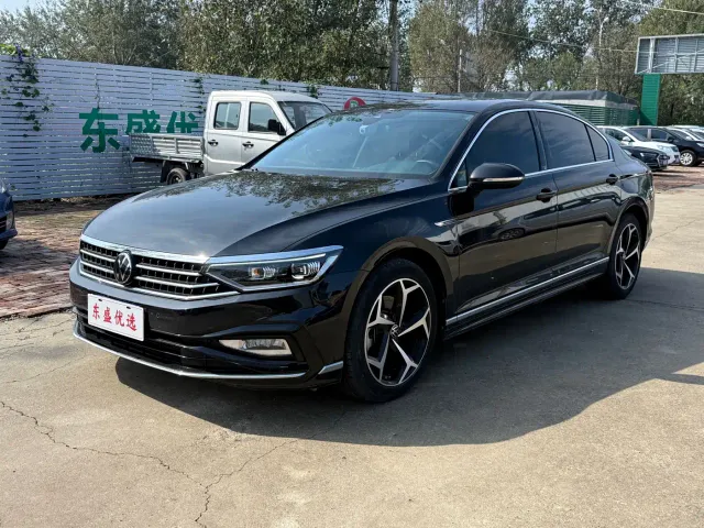 Фотография автомобиля — Volkswagen Magotan