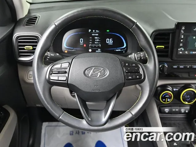 Hyundai Venue — Фото автомобиля 13