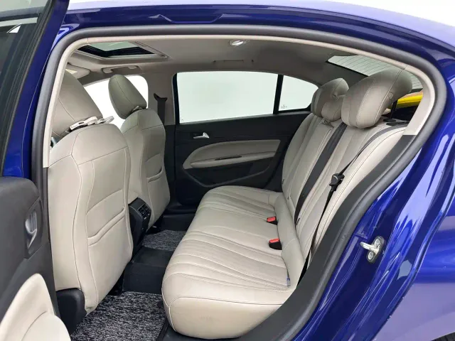 Peugeot 408 — Фото автомобиля 5