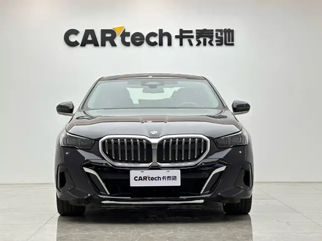 BMW 5 Series — Фото автомобиля 7