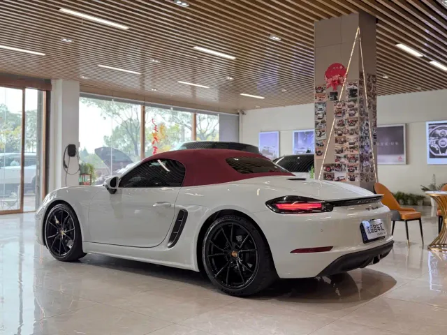 Porsche 718 — Фото автомобиля 6