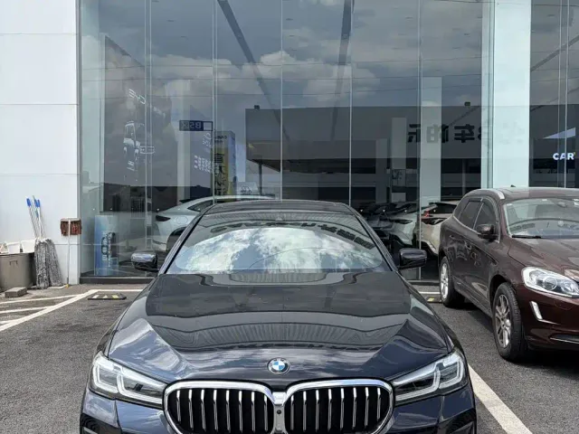 BMW BMW 5 Series 2022 Facelift II 530Li Premium Package M Sport — Фото автомобиля 2