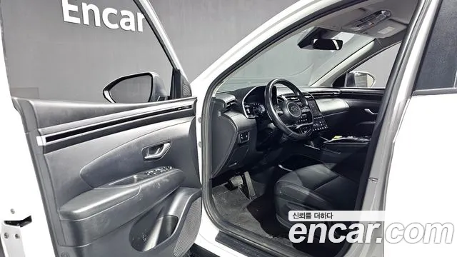 Hyundai Tucson Tucson (NX4) Бензин 1.6 турбо 2WD — Фото автомобиля 10